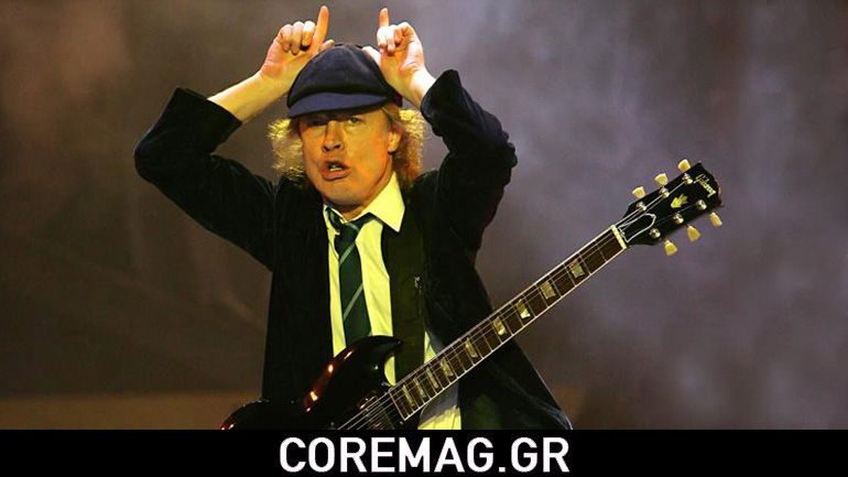 AC/DC: O Angus Young υπογράφει αυτόγραφα έξω από ξενοδοχείο